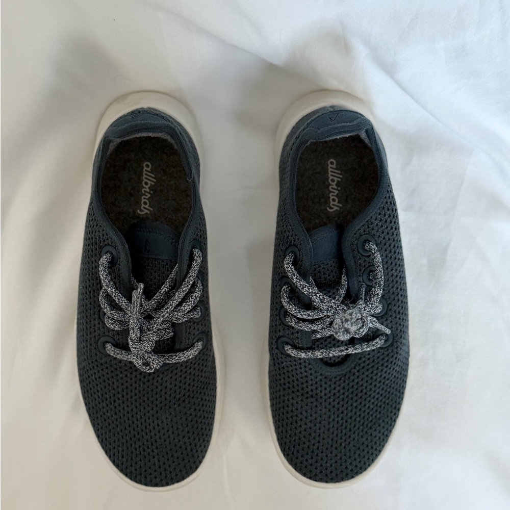 Women’s dark blue Allbirds sneakers - Picture 3 of 7